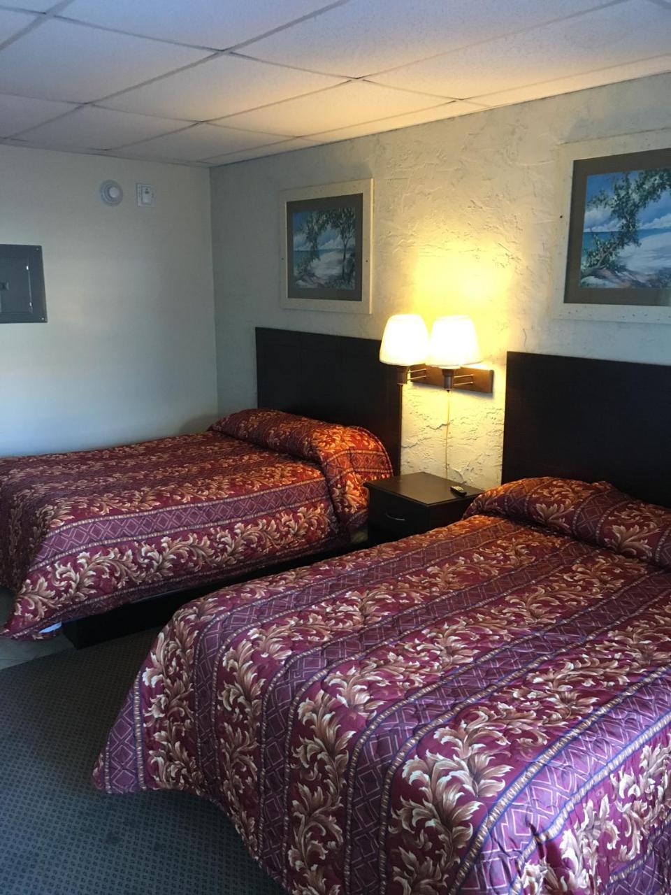 شاطئ ميرتل Road Side Inn المظهر الخارجي الصورة