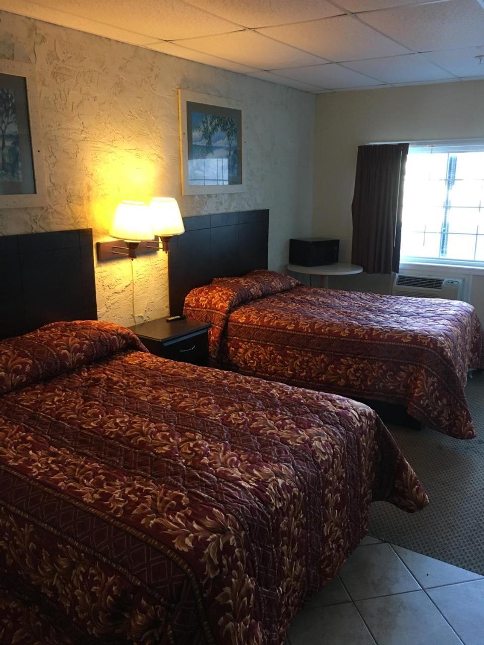 شاطئ ميرتل Road Side Inn المظهر الخارجي الصورة